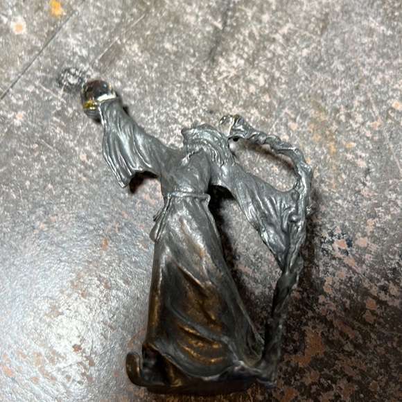 Pewter Wizard Figurine w/ Crystals 1984 Medieval Magician - Picture 2 of 5